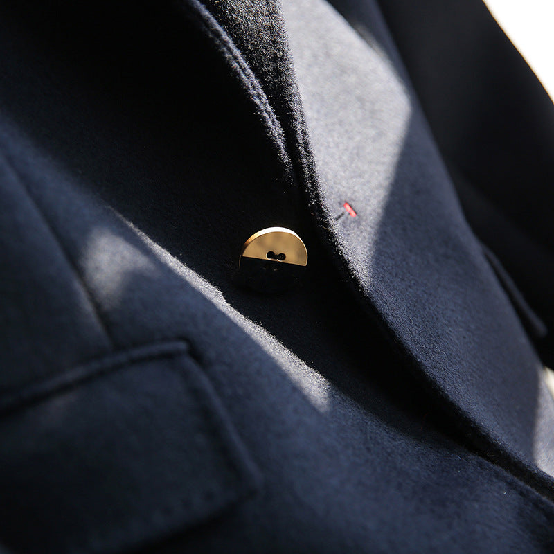 Blazer structuré pour femmes avec boutons décoratifs Chic und Stil