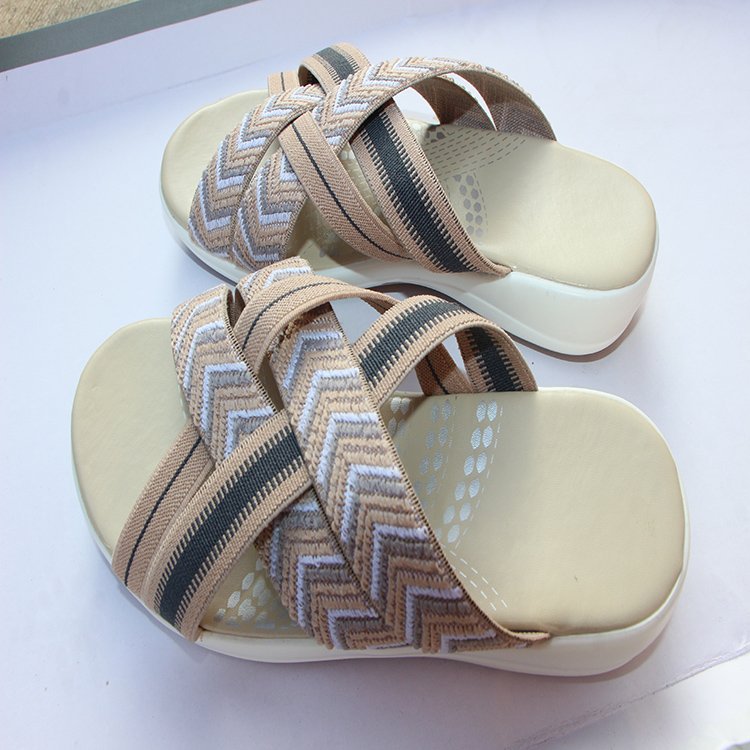 Sandales pour dames confortables avec semelle ergonomique et sangles réglables Chic und Stil