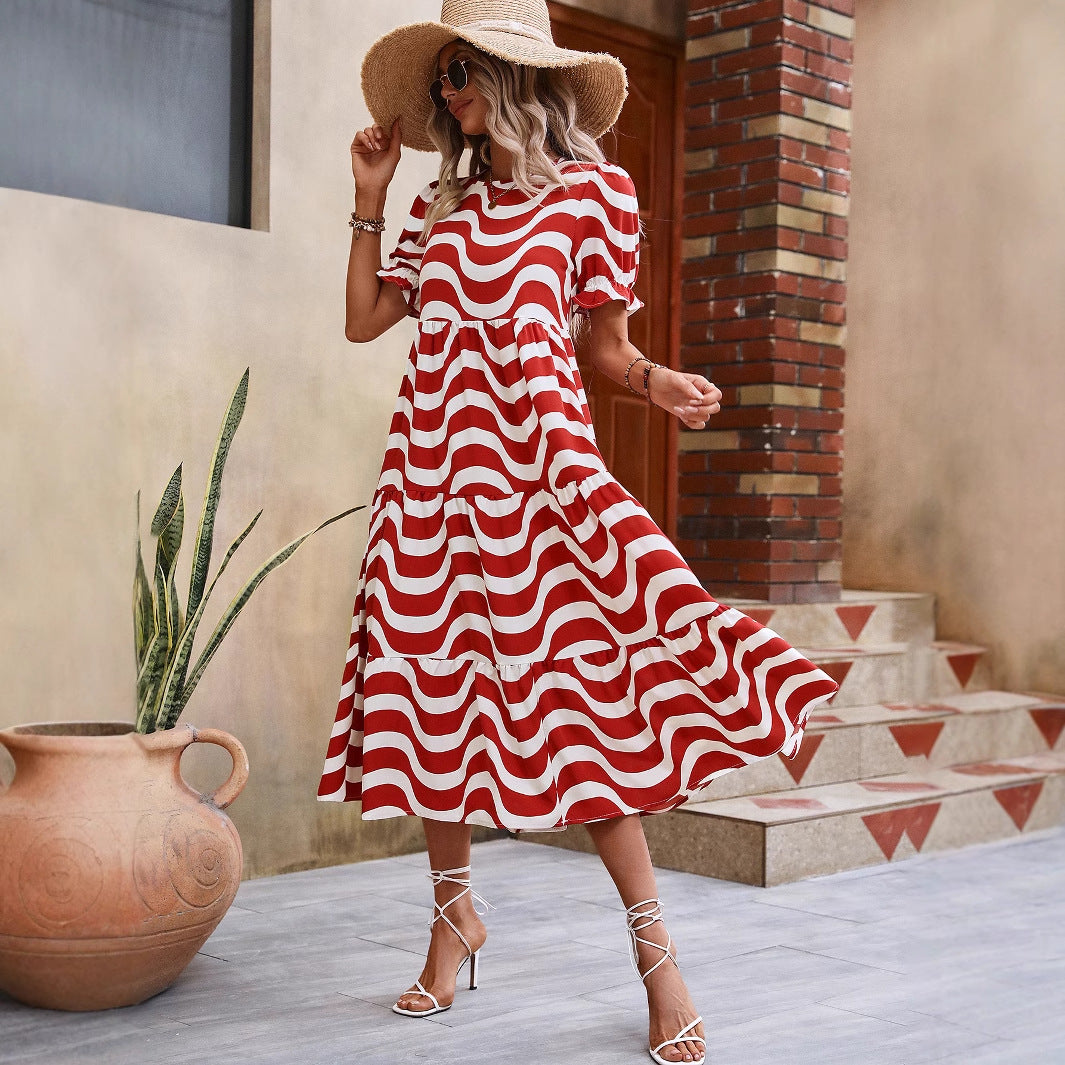 Robe midi d'été pour femmes avec motif de vagues et détails en volants Chic und Stil
