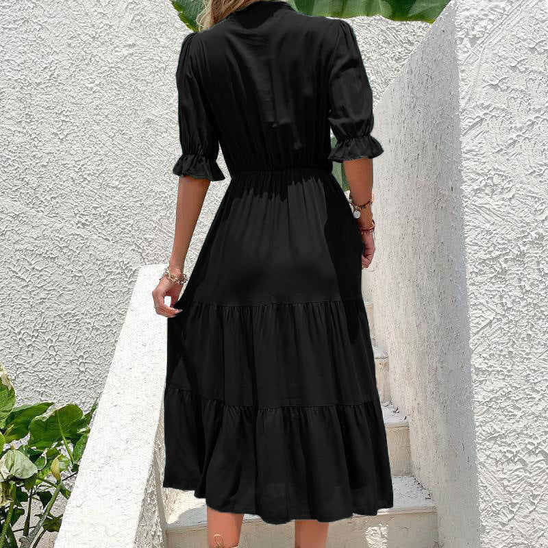 Robe maxi pour femmes avec un col montant élégant et un ourlet à volants volumineux Chic und Stil