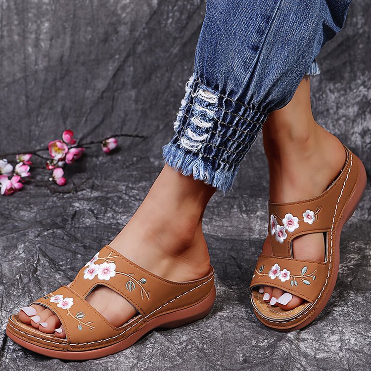 Sandales à brides féminines à broderies florales et semelle intérieure confortable Chic und Stil