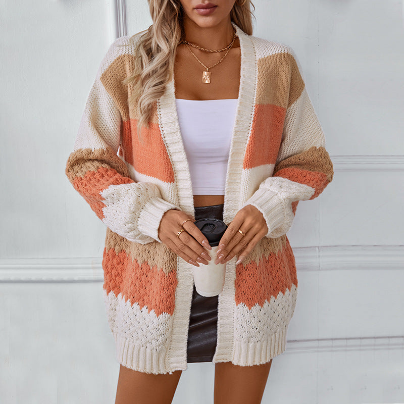 Veste pour femmes en tricot avec un design de blocs tendance et une texture aérienne Chic und Stil