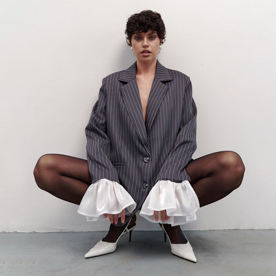 Blazer pour femmes au look rayé élégant avec des manches volumineuses Chic und Stil
