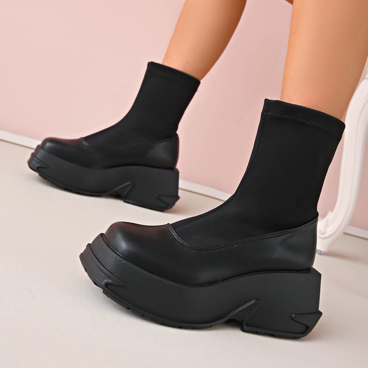 Baskets à plateforme pour femmes avec un design élégant de chaussette et semelle antidérapante Chic und Stil