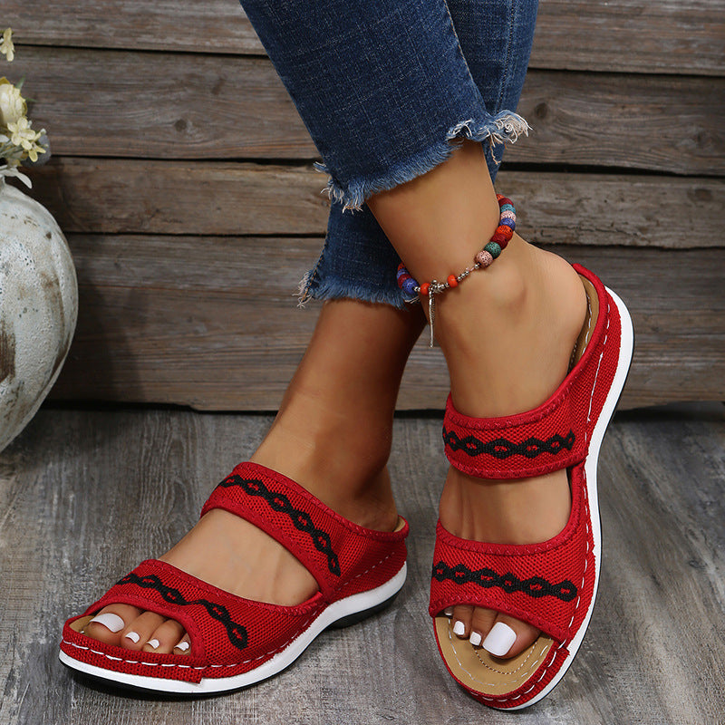 Sandales confortables pour femmes avec des sangles élastiques et un footbed anatomique Chic und Stil