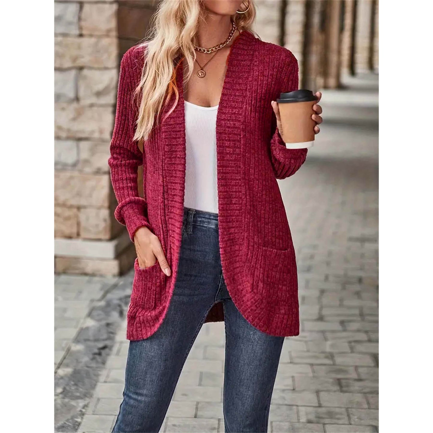 Veste en tricot ouverte pour dames avec surface texturée et poches pratiques Chic und Stil