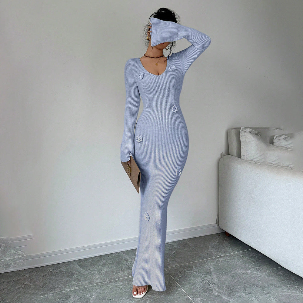 Robe maxi pour femmes avec un élégant tricot en côtes et des applications florales à la mode Chic und Stil