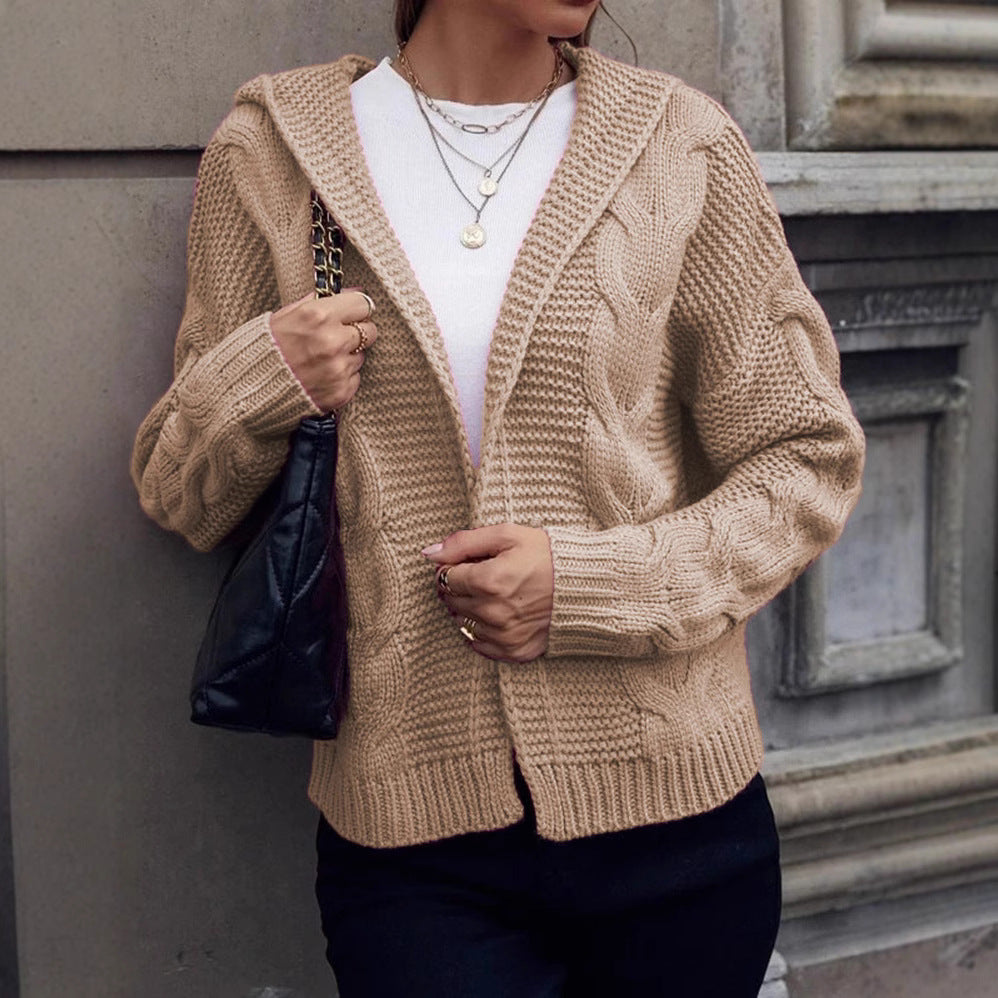 Veste en grosse maille pour femmes avec capuche et motif en relief Chic und Stil