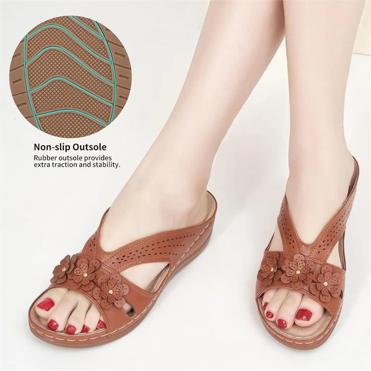 Sandales antidérapantes décorées de fleurs Chic und Stil pour femmes