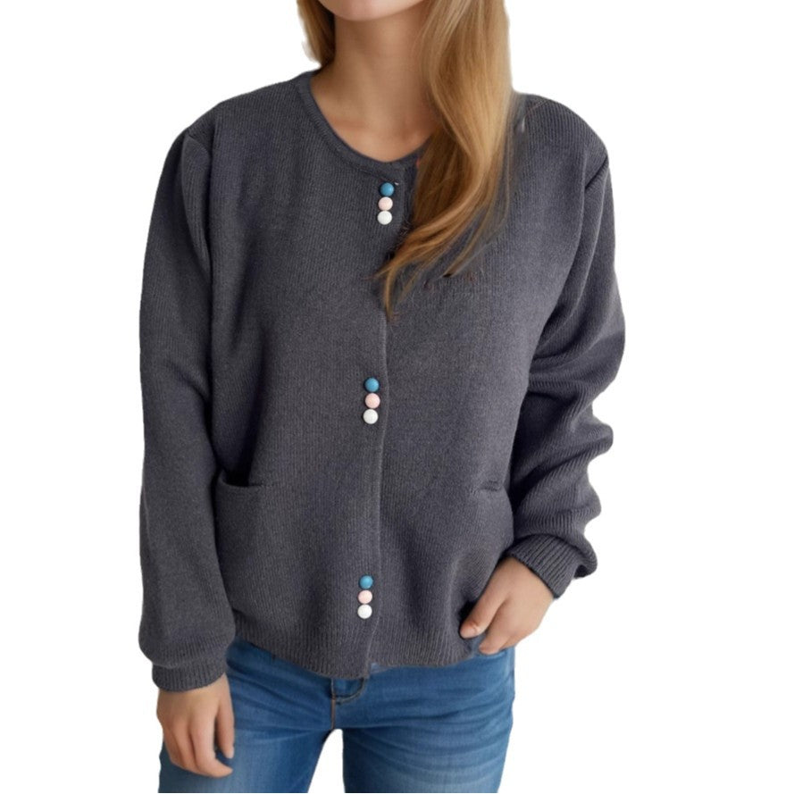 Cardigan pour femmes avec des boutons décoratifs et des poches pratiques Chic und Stil