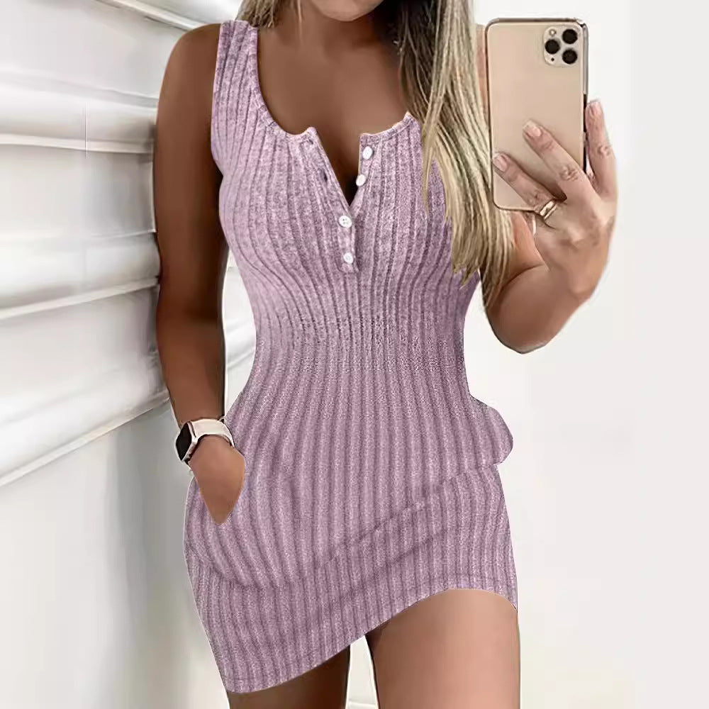 Robe mini casual en tricot à côtes pour femmes avec détails de boutons Chic und Stil