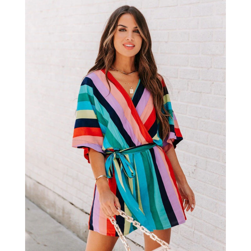 Robe mini enroulée rayée pour femmes avec ceinture ajustable Chic und Stil