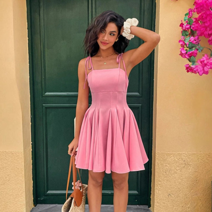 Robe mini femme avec bretelles réglables et jupe évasée Chic und Stil
