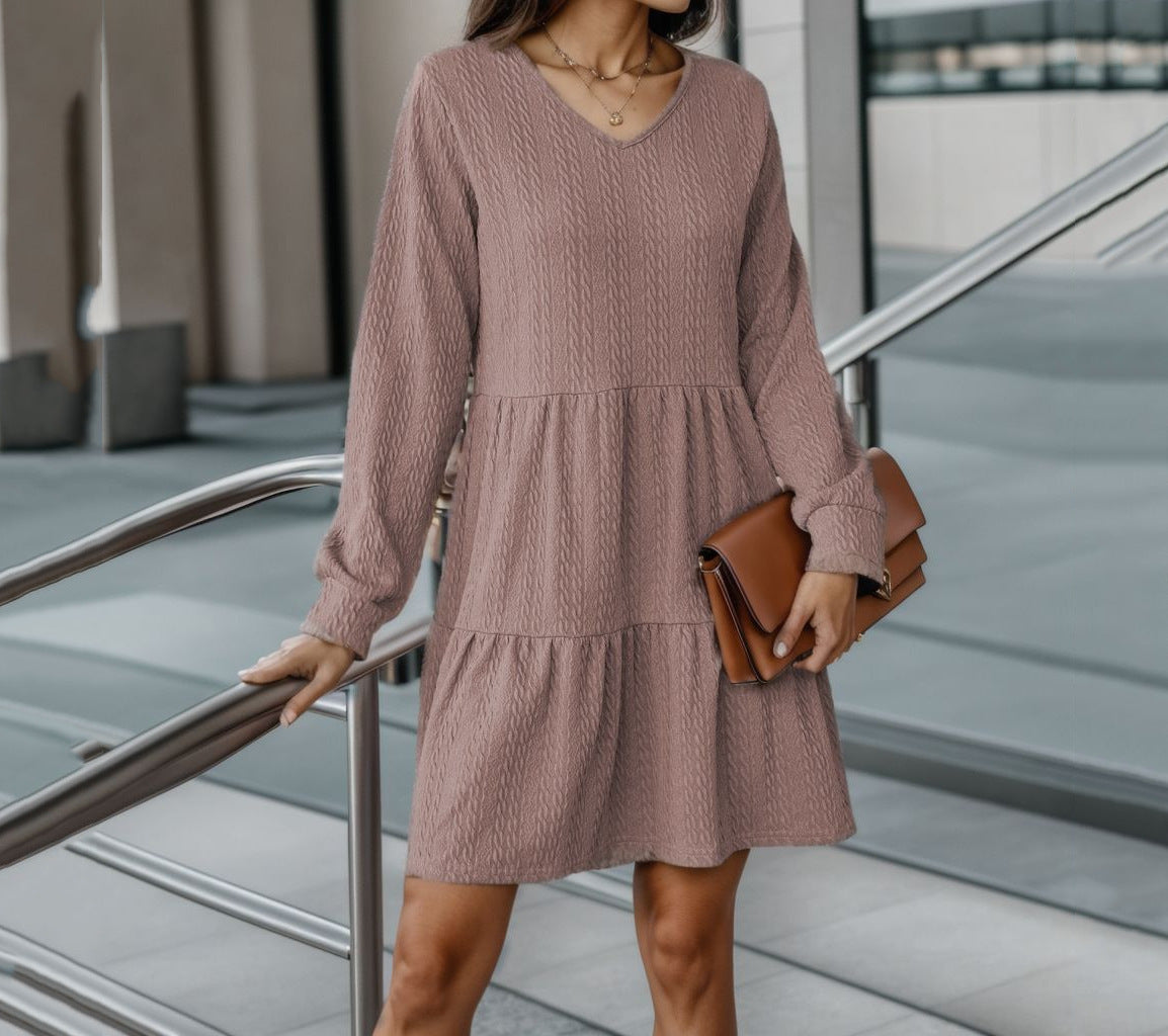 Robe en tricot pour femmes avec décolleté en V et volant Chic und Stil