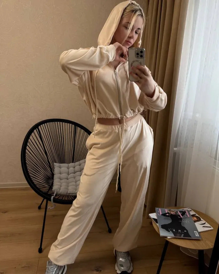 Ladies casual hoodie with high waist and matching leisure pants Chic and Style