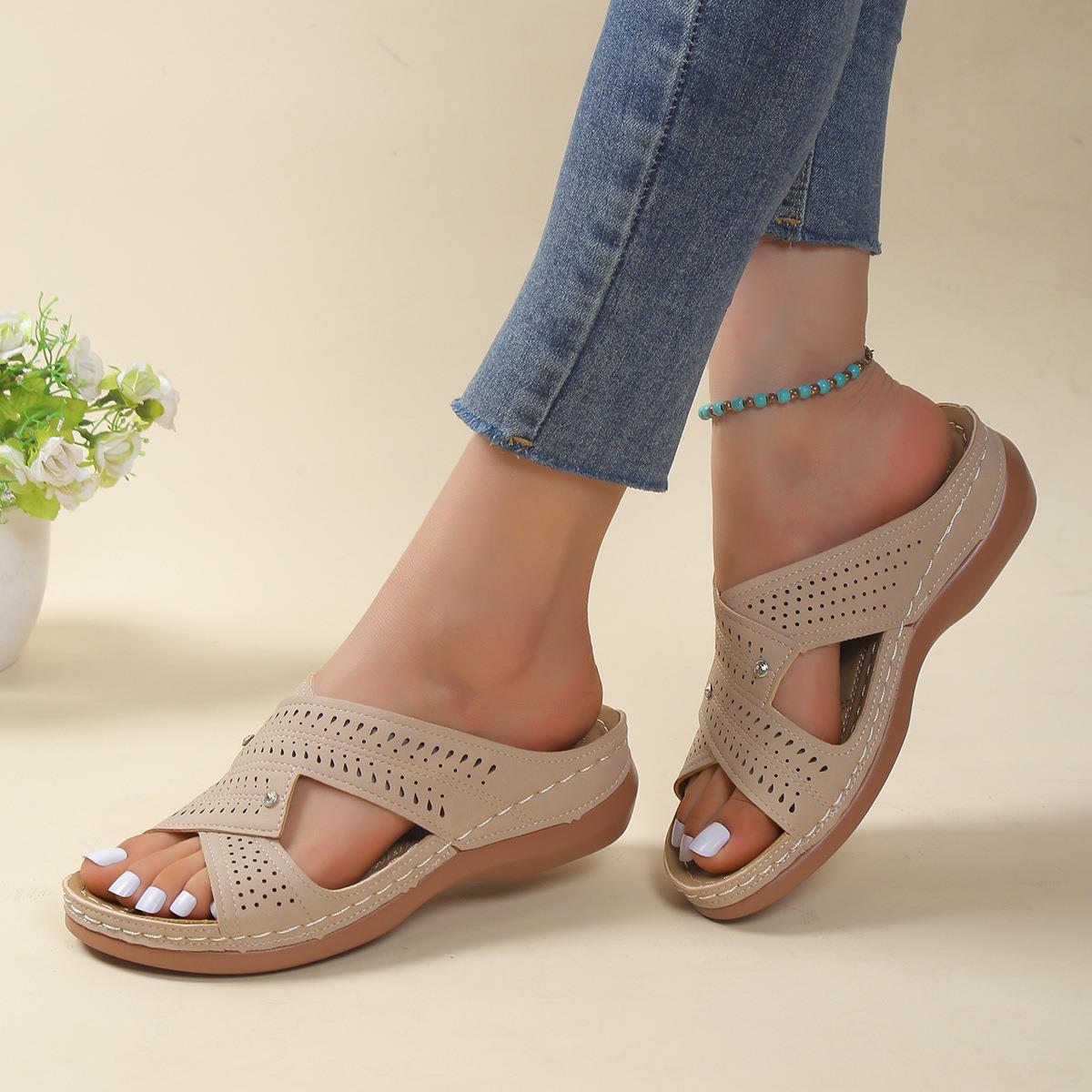 Sandales confortables et respirantes pour femmes avec perforations à la mode Chic und Stil