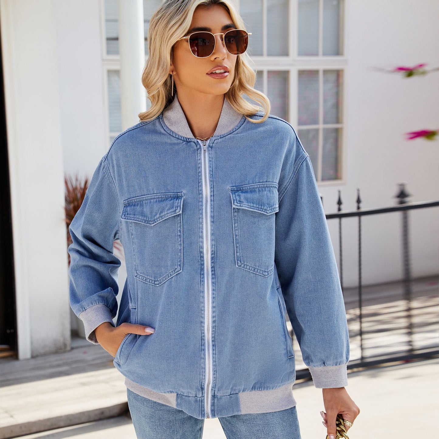 Women's denim bomber jacket with practical pockets and high-quality workmanship Chic und Stil