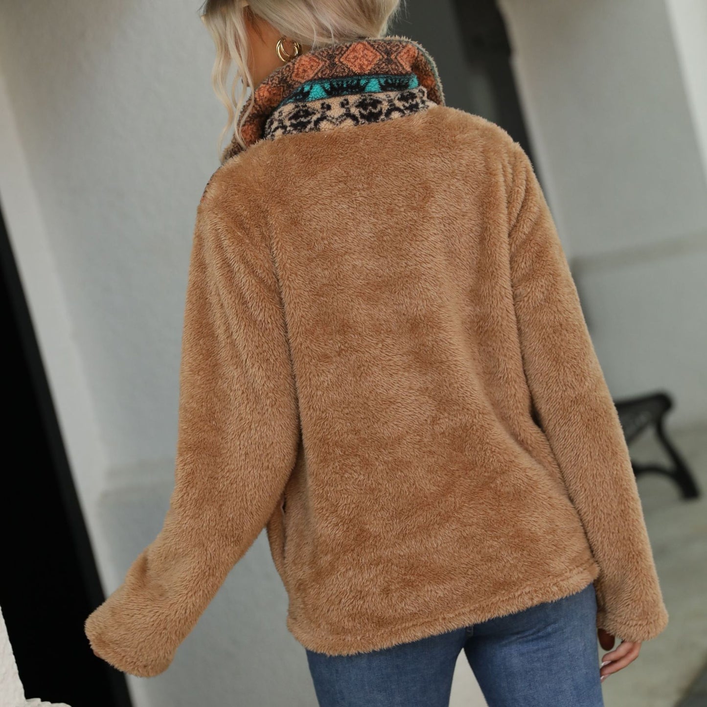 Pull fleece pour femmes avec fermeture éclair décorative et motif moderne Chic und Stil