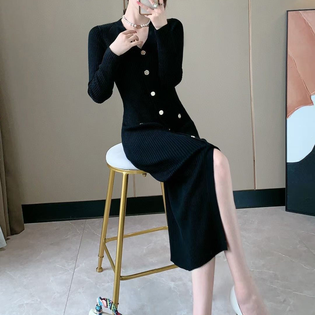 Robe en tricot pour femmes avec patte de boutonnage et fente profonde Chic und Stil