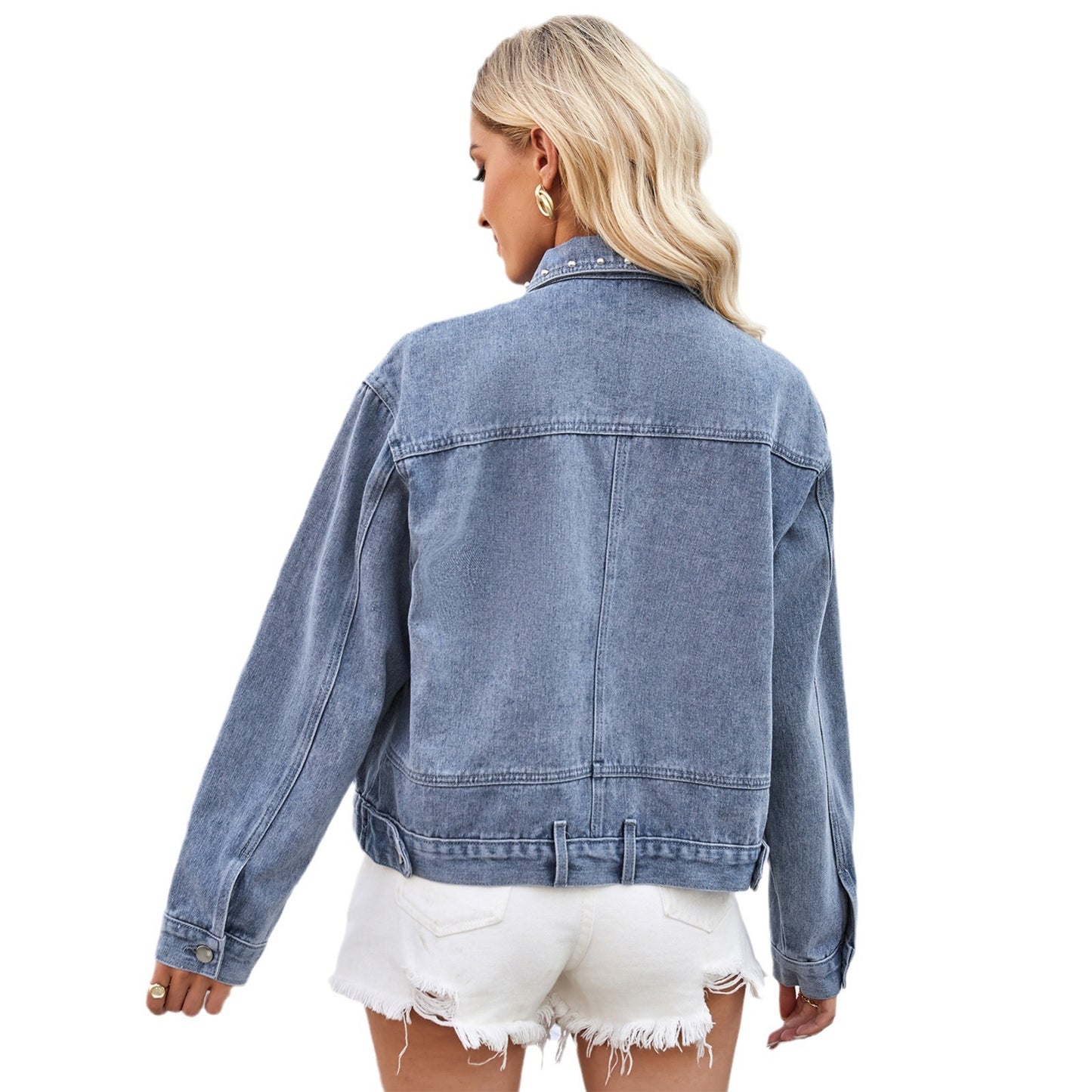 Veste en jean pour femmes avec des applications de clous à la mode et une coupe décontractée Chic und Stil