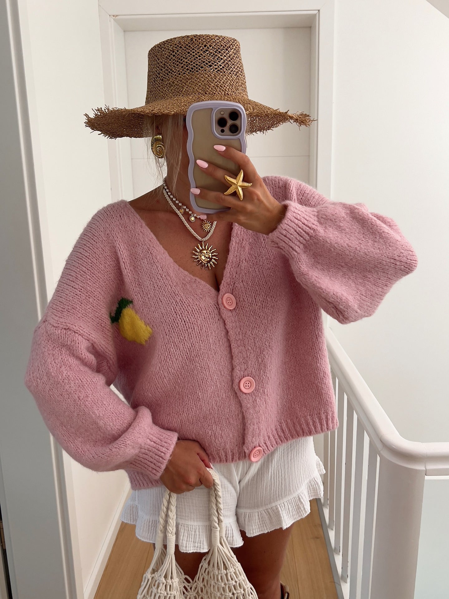 Cardigan à mailles épaisses pour femmes avec un motif de citron unique et une fermeture à boutons Chic und Stil