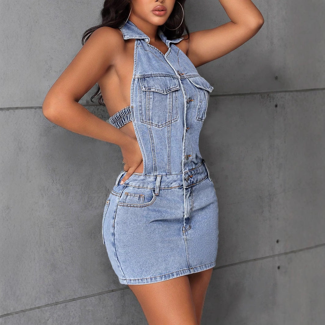 Robe en jean pour femmes avec col halter et détails en boutons Chic und Stil