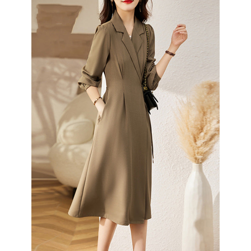 Robe midi ajustée pour femmes avec détail de poche Chic und Stil