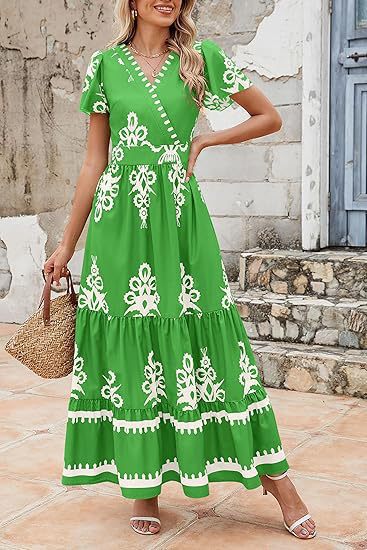 Robe maxi femme avec décolleté en V et détails de broderie contrastés Chic und Stil