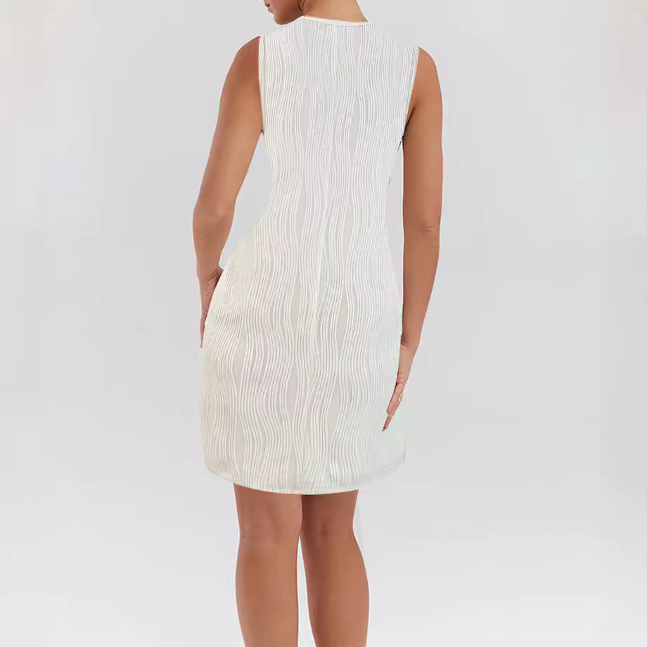 Robe portefeuille d'été pour femmes avec des détails élégants sur les bretelles et une fente latérale Chic und Stil