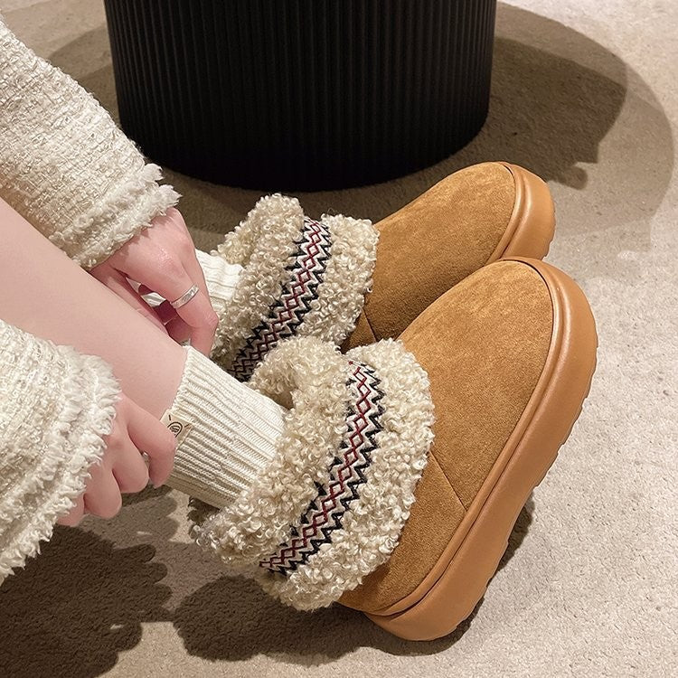 Chaussons confortables pour femmes avec doublure douce et accents tendance Chic und Stil