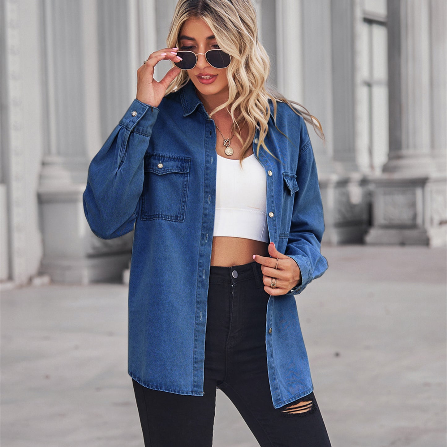 Veste en jean pour femmes au style décontracté avec poches plaquées et détails de boutons Chic und Stil
