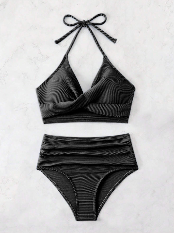 Bikini femme taille haute avec un élégant haut drapé et un design ludique Chic und Stil