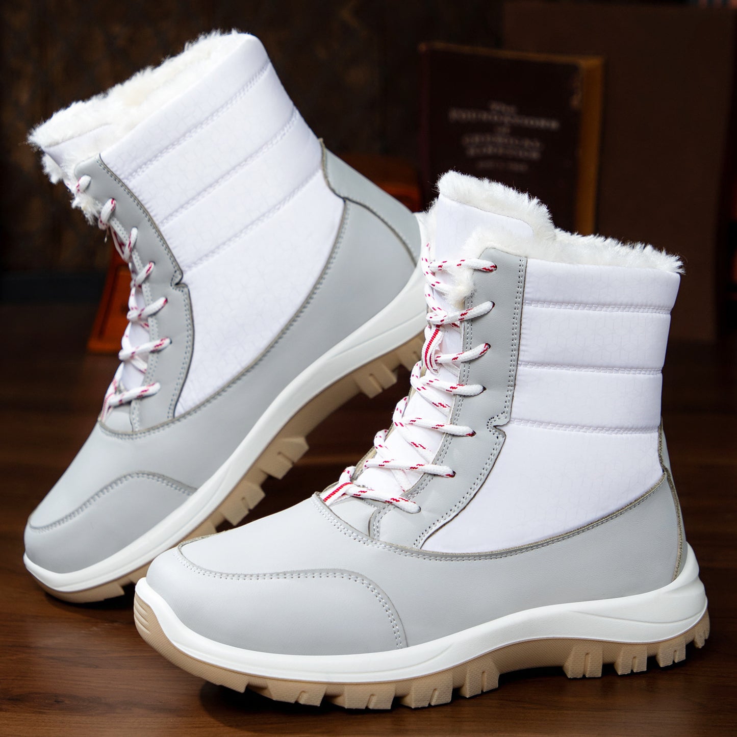 Bottes d'hiver pour dames avec doublure en fausse fourrure douillette et semelle antidérapante Chic und Stil