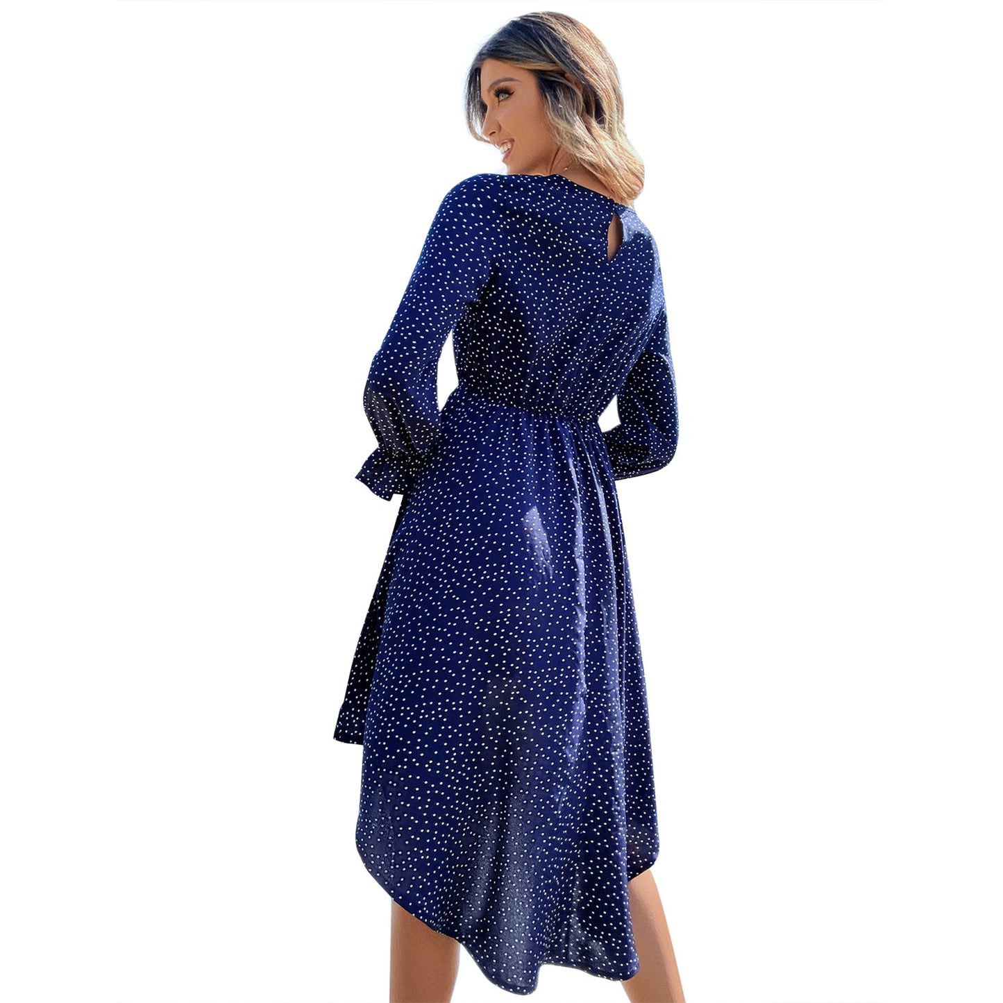 Robe mini femme avec ourlet asymétrique et manches bouffantes Chic und Stil