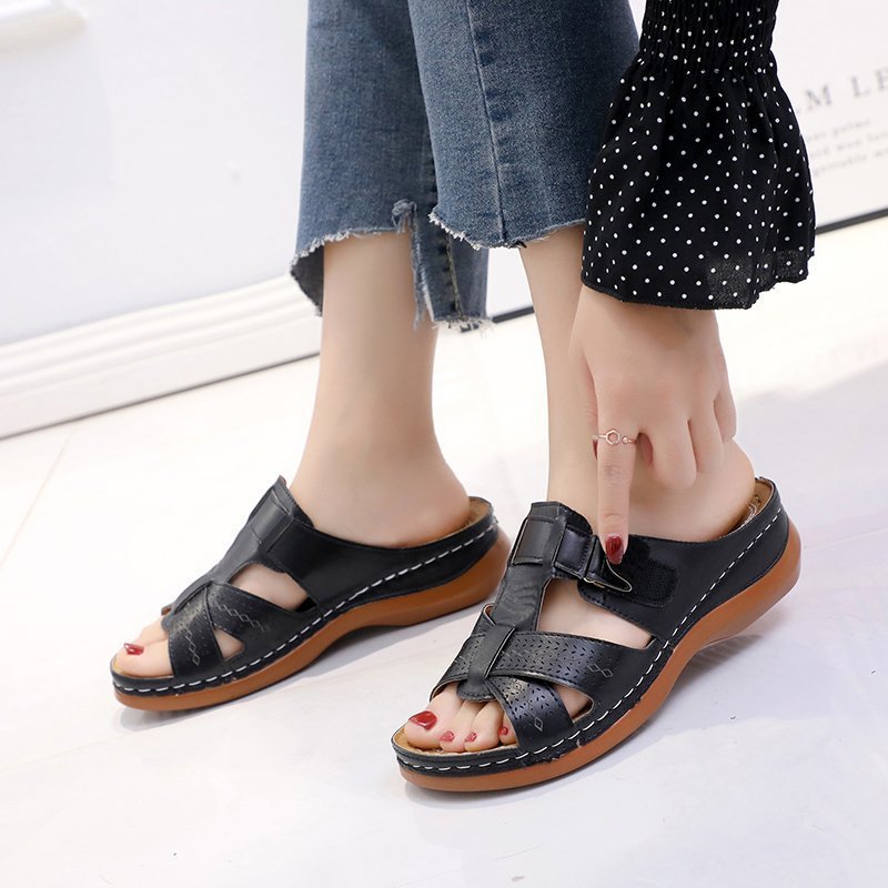 Sandales à brides pour femmes avec une structure de matériau supérieur respirant et une semelle confortable Chic und Stil