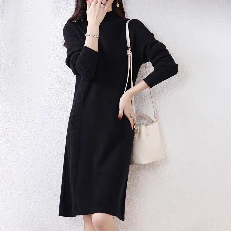 Robe tricotée élégante pour femmes avec de fins motifs en torsades Chic und Stil