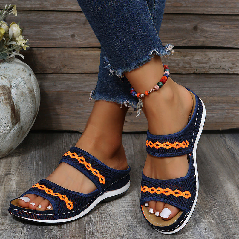 Sandales confortables pour femmes avec des sangles élastiques et un footbed anatomique Chic und Stil