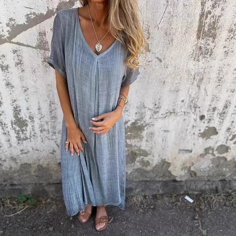 Robe maxi décontractée pour femmes en tissu léger avec décolleté en V et manches courtes Chic und Stil