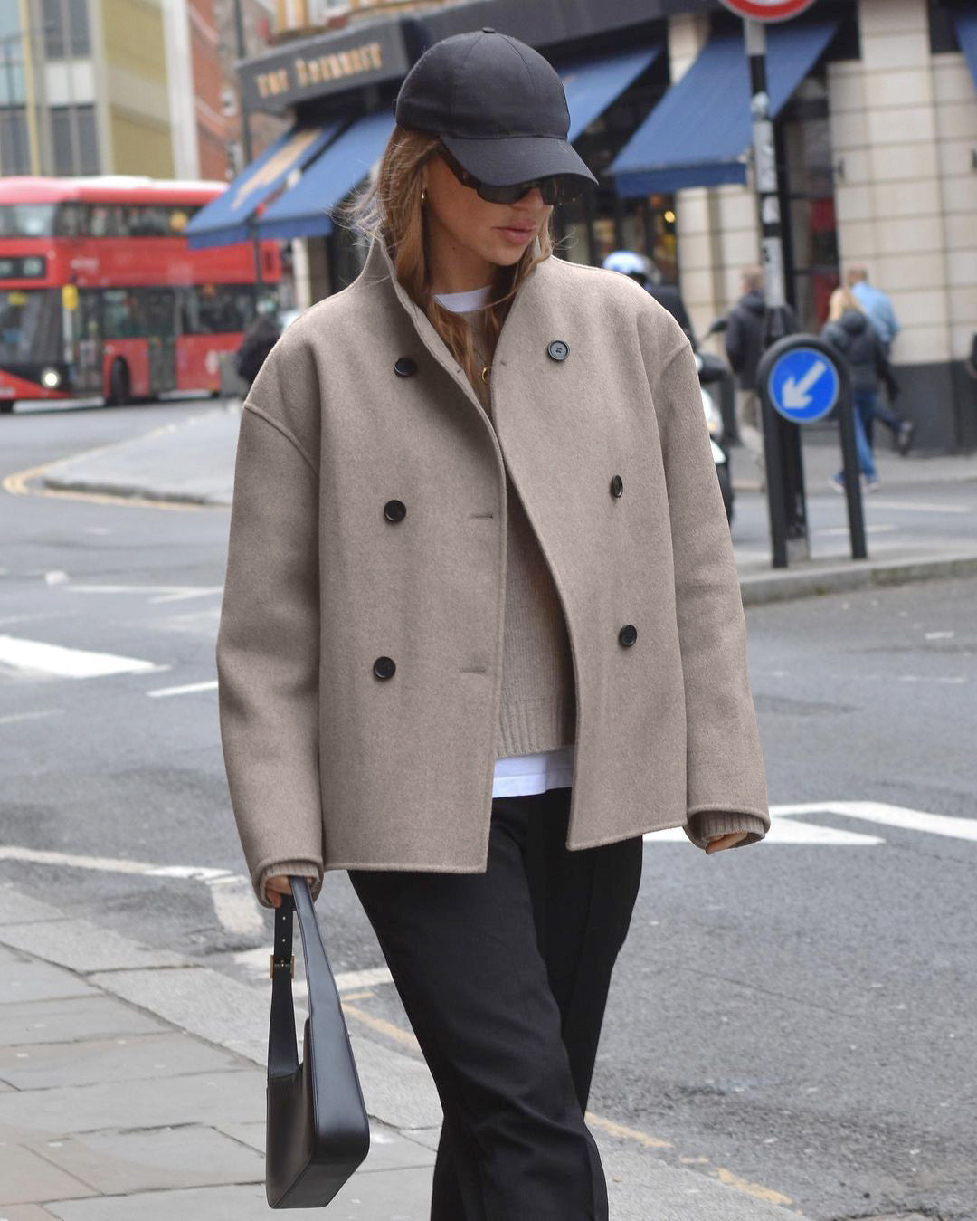 Blazer cropped à la mode pour dames Chic und Stil