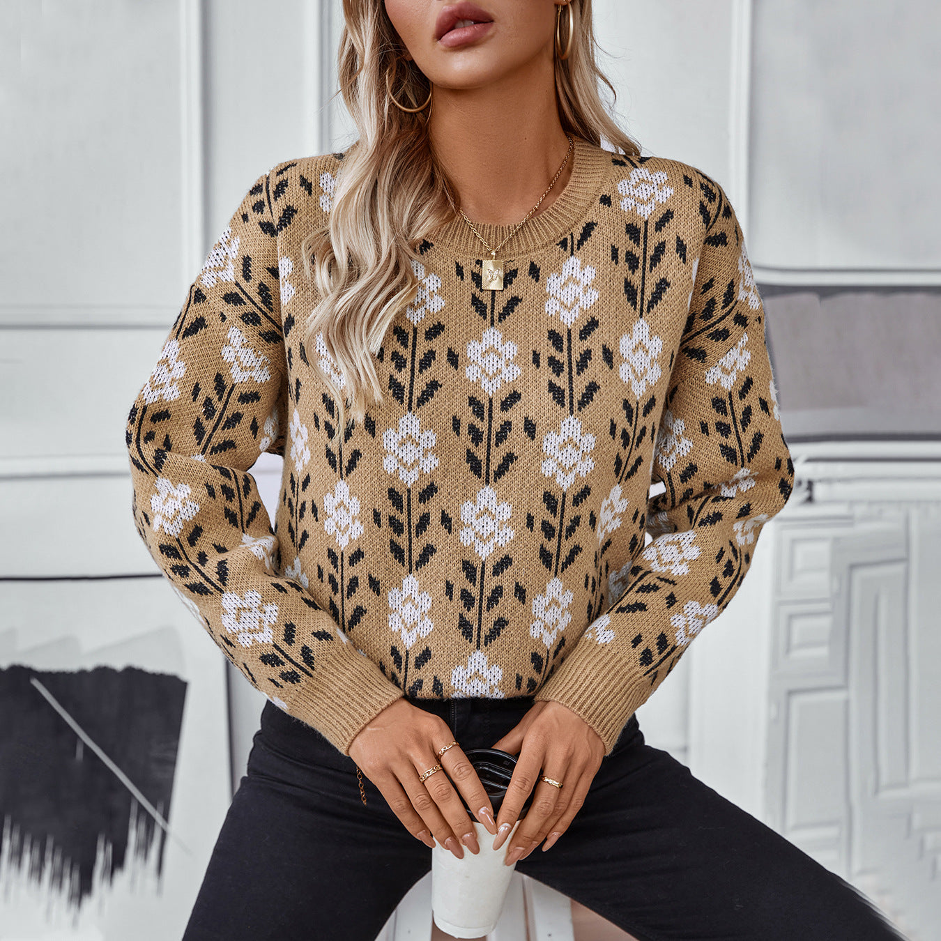Pull décontracté pour femmes avec motif floral et col rond Chic und Stil