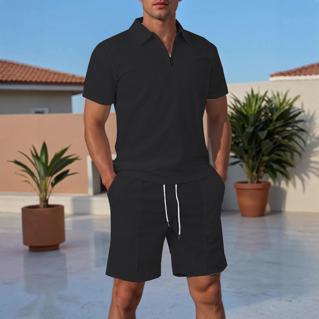 Homme Polo sportif à manches courtes avec zip et shorts assortis Chic und Stil