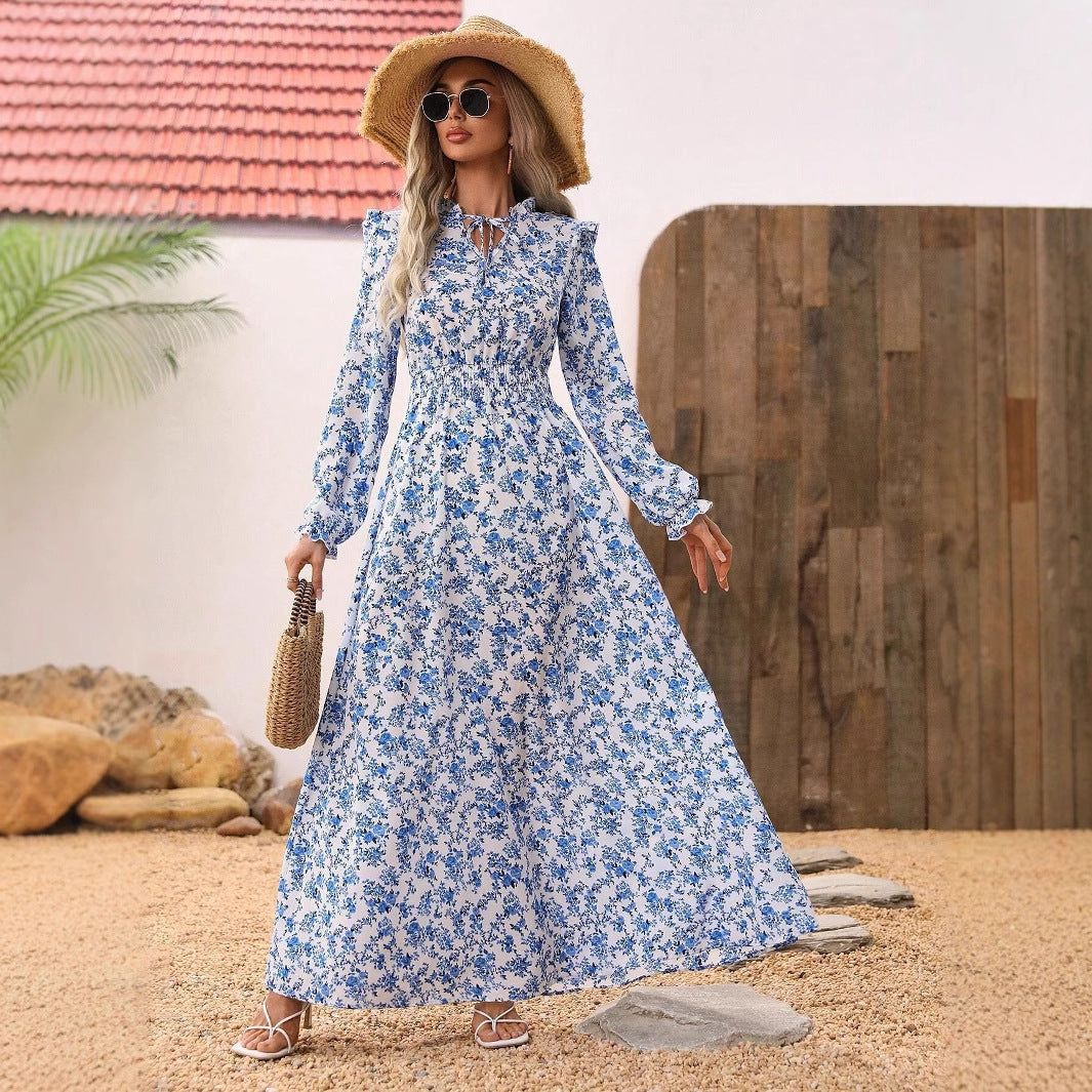 Robe maxi femme avec une coupe flatteuse et des détails floraux Chic und Stil