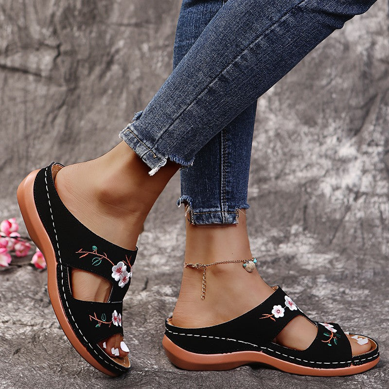 Sandales à brides féminines à broderies florales et semelle intérieure confortable Chic und Stil