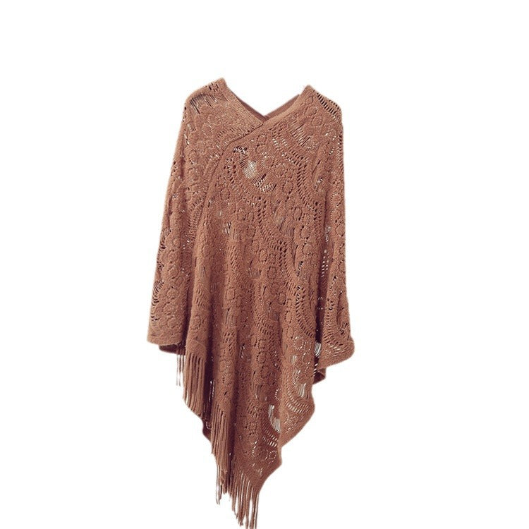 Poncho en tricot pour dames avec des motifs en crochet artistiques et des franges Chic und Stil