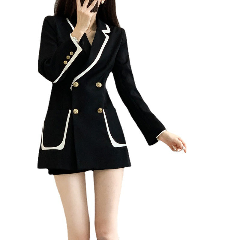 Veste pour femmes à double boutonnage sur mesure avec garniture contrastante Chic und Stil