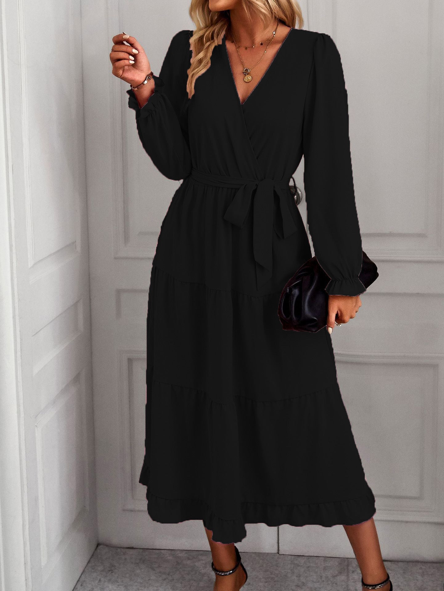 Robe portefeuille élégante pour femmes avec détails en volants et ceinture à la taille Chic und Stil