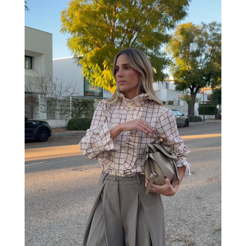Blouse à carreaux pour femmes avec détails volantés et fermeture à boutons Chic und Stil