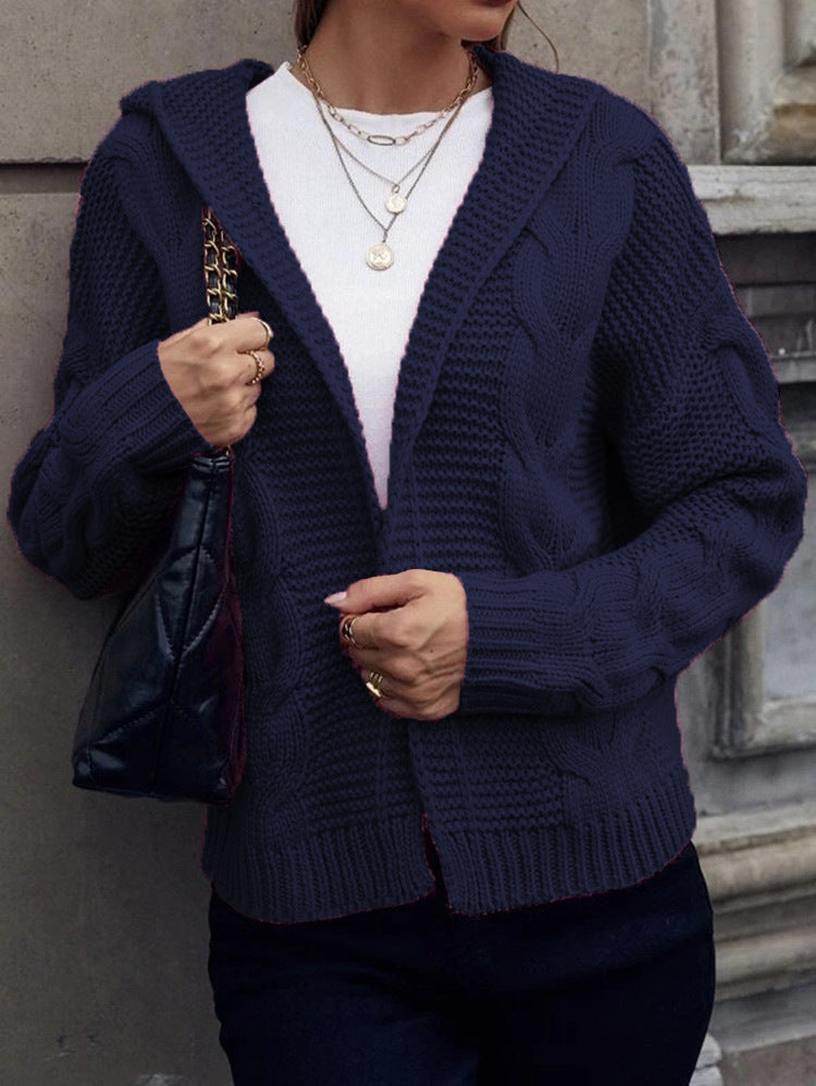 Veste en grosse maille pour femmes avec capuche et motif en relief Chic und Stil