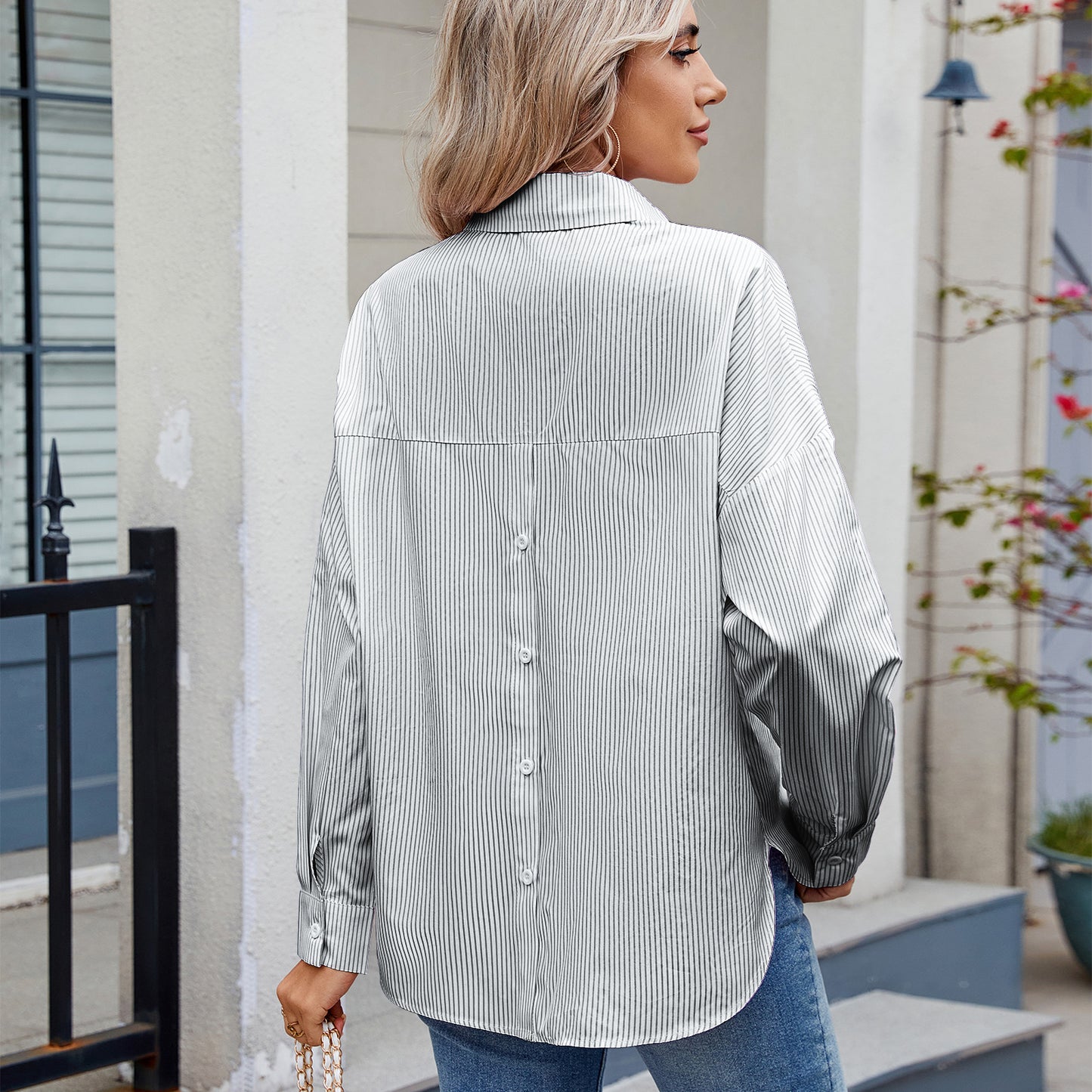 Blouse rayée pour femmes avec une coupe élégante et une coupe moderne Chic und Stil