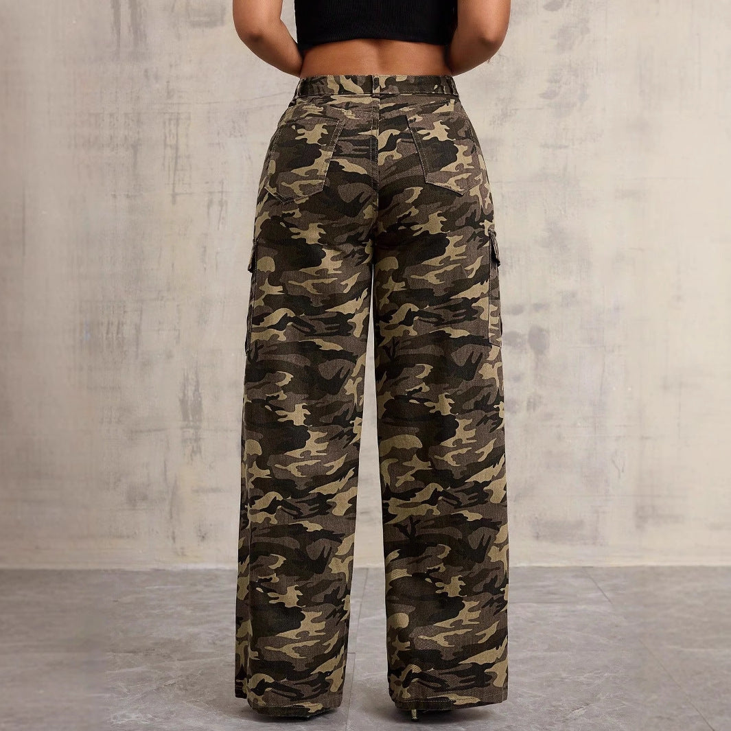 Pantalon cargo pour femmes à coupe ample avec motif camouflage et taille haute Chic und Stil